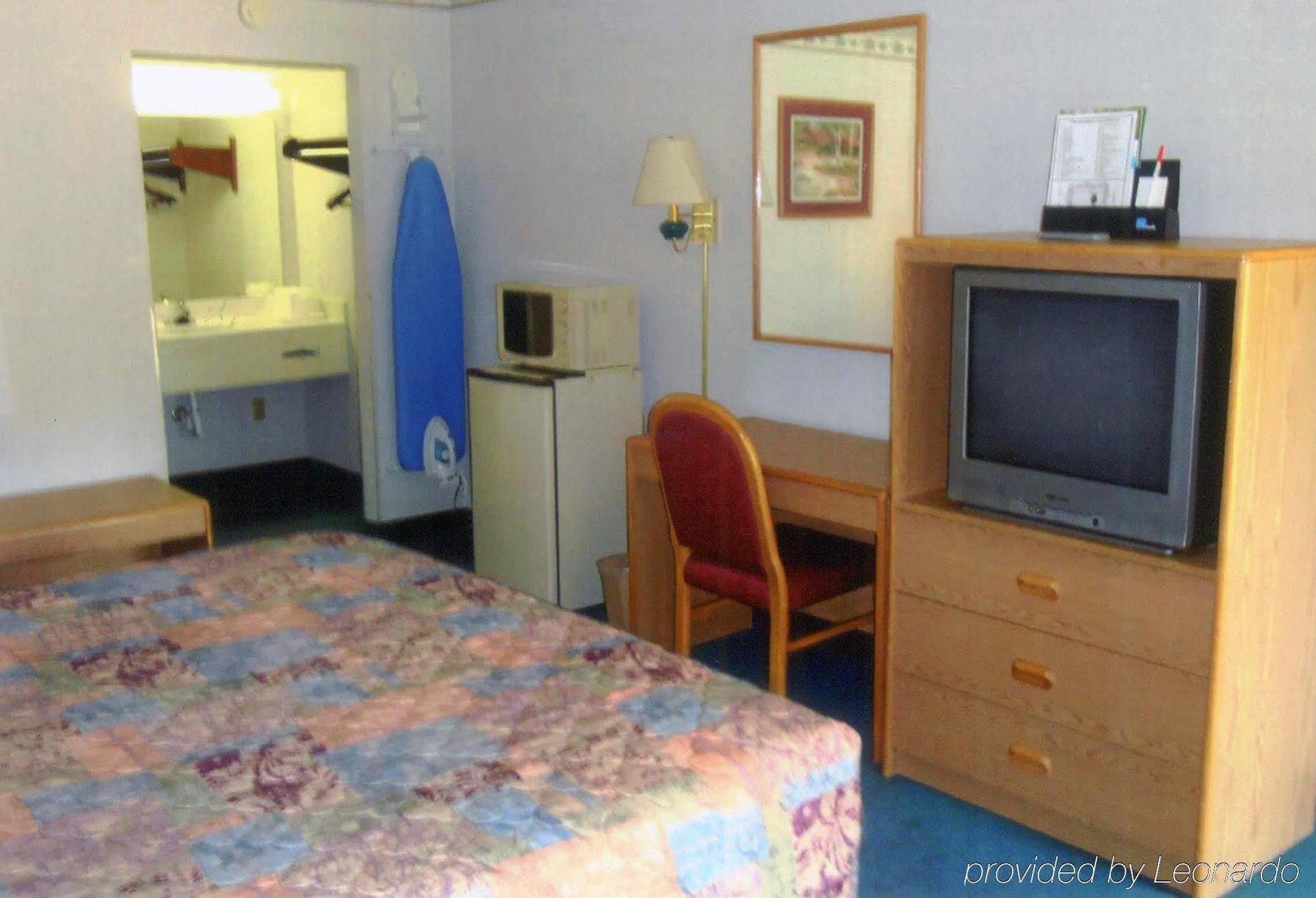 Governors Inn Shelby Room photo